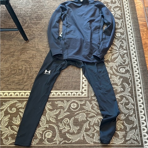Medium Under Armour Cold Gear Compression - Picture 1 of 5
